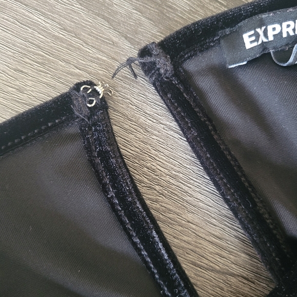 Express Black Velvet Fitted Top - Picture 5 of 7
